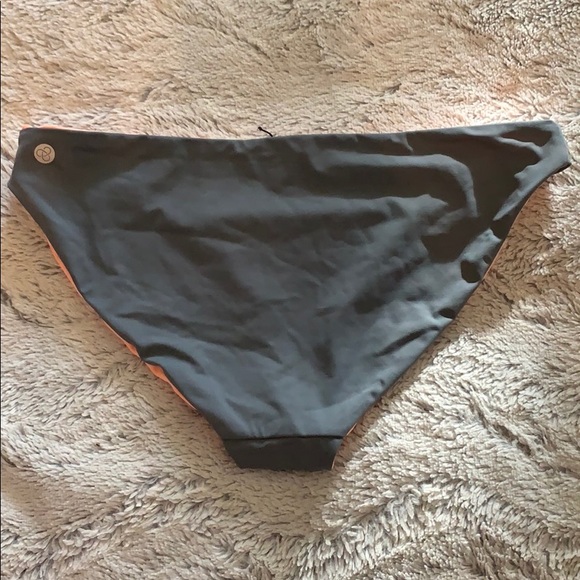 NWOT reversible bikini bottom - Picture 2 of 4